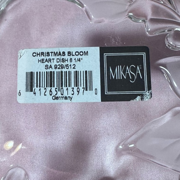 Mikasa “Christmas Bloom” Heart Crystal Dish - Picture 6 of 8